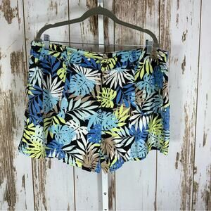 Basic Editions, Tropical Leaf Print Linen Blend Women's Cargo Shorts. Size XXL.